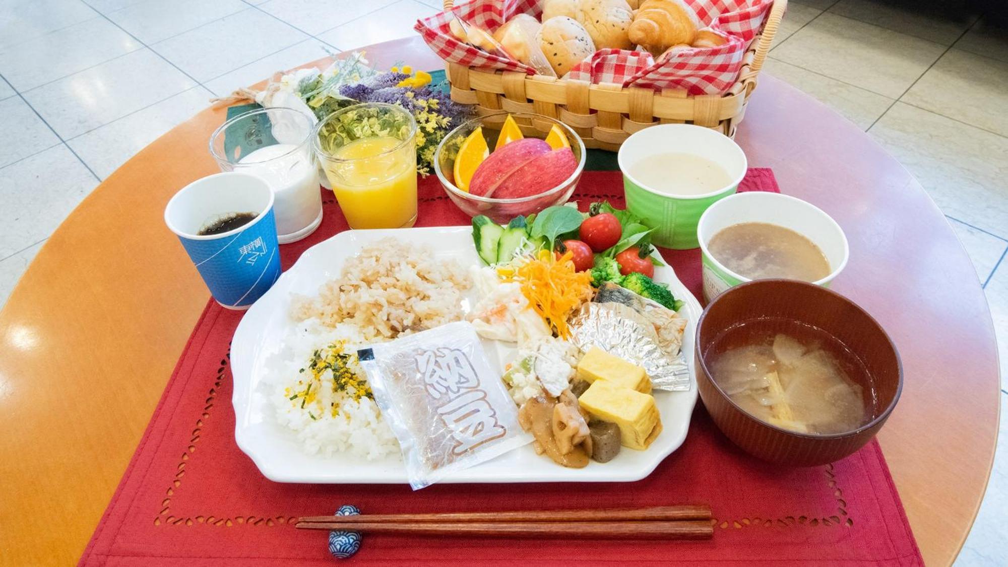 Toyoko Inn Hokkaido Asahikawa Ekimae Ichijo Dori מראה חיצוני תמונה